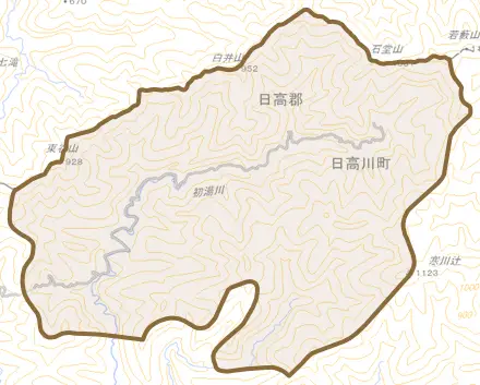 大字上初湯川とその周辺の地図。町の範囲を重ねている