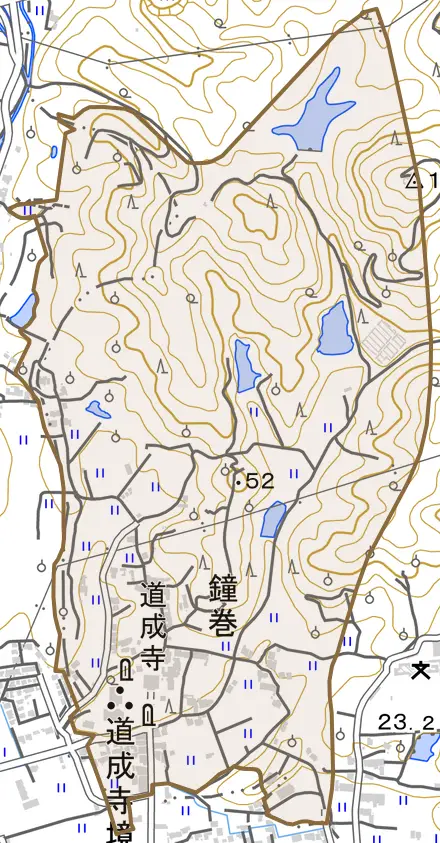 大字鐘巻とその周辺の地図。町の範囲を重ねている
