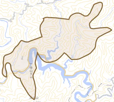 大字初湯川とその周辺の地図。町の範囲を重ねている