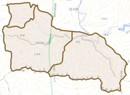 大字上津木とその周辺の地図。町の範囲を重ねている