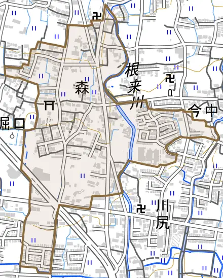 森とその周辺の地図。町の範囲を重ねている