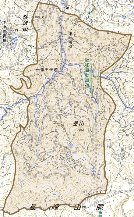 下津町市坪とその周辺の地図。町の範囲を重ねている