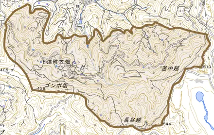 下津町笠畑とその周辺の地図。町の範囲を重ねている