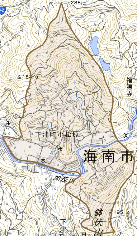 下津町小松原とその周辺の地図。町の範囲を重ねている