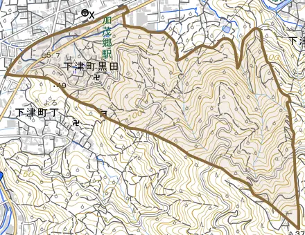 下津町黒田とその周辺の地図。町の範囲を重ねている