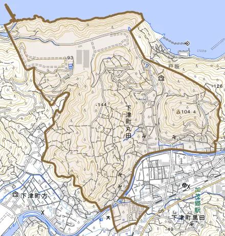 下津町丸田とその周辺の地図。町の範囲を重ねている