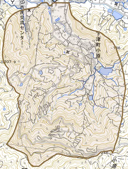下津町小原とその周辺の地図。町の範囲を重ねている