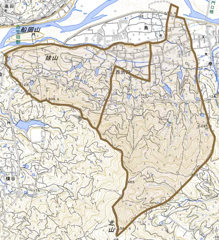 大字西渋田とその周辺の地図。町の範囲を重ねている