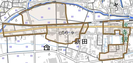 大字新田とその周辺の地図。町の範囲を重ねている