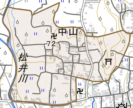 中山とその周辺の地図。町の範囲を重ねている