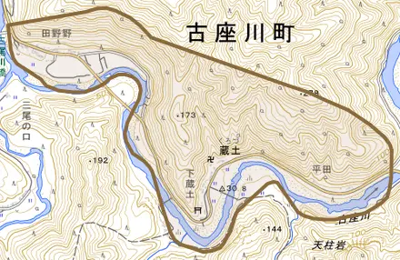 蔵土とその周辺の地図。町の範囲を重ねている
