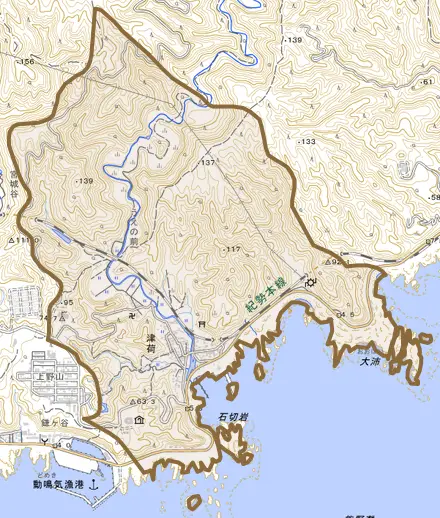 津荷とその周辺の地図。町の範囲を重ねている