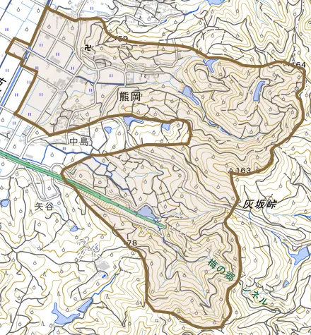 熊岡とその周辺の地図。町の範囲を重ねている