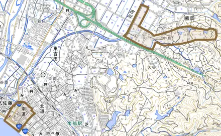 南道とその周辺の地図。町の範囲を重ねている