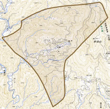 大字小阪とその周辺の地図。町の範囲を重ねている
