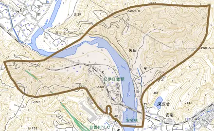 矢田とその周辺の地図。町の範囲を重ねている