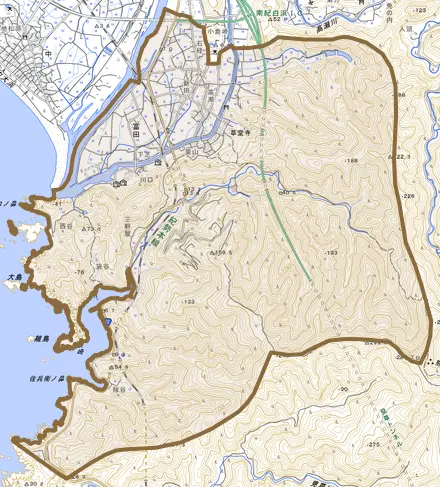 富田とその周辺の地図。町の範囲を重ねている