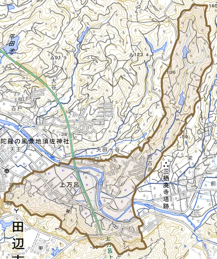 上万呂とその周辺の地図。町の範囲を重ねている