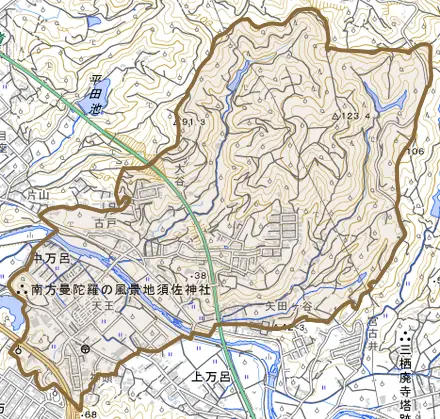 中万呂とその周辺の地図。町の範囲を重ねている