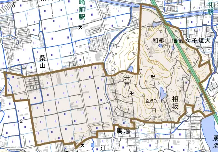 井戸とその周辺の地図。町の範囲を重ねている