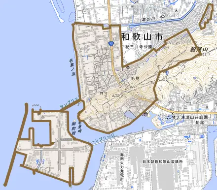 毛見とその周辺の地図。町の範囲を重ねている