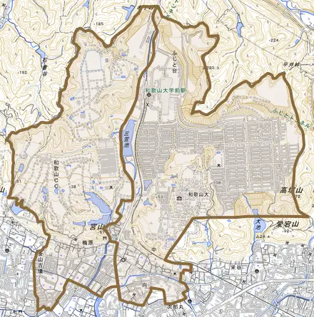 中とその周辺の地図。町の範囲を重ねている