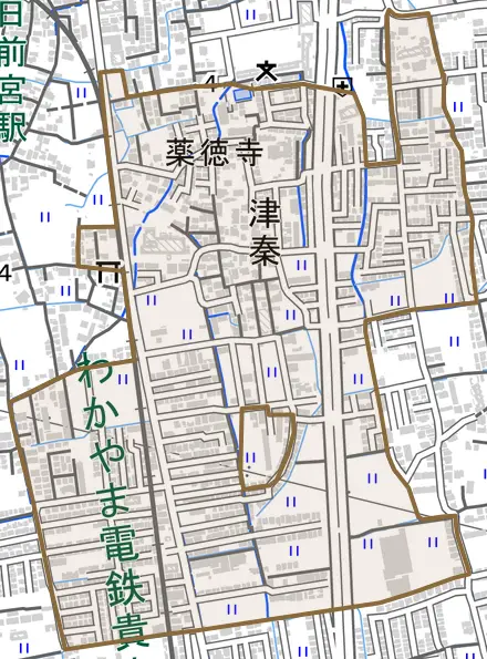 津秦とその周辺の地図。町の範囲を重ねている