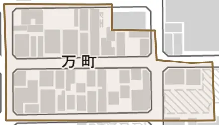 万町とその周辺の地図。町の範囲を重ねている