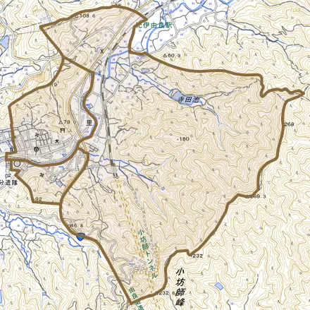 大字里とその周辺の地図。町の範囲を重ねている