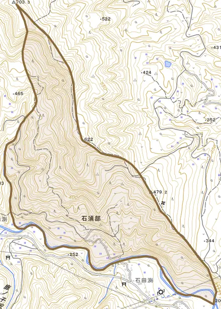 大字石須部とその周辺の地図。町の範囲を重ねている