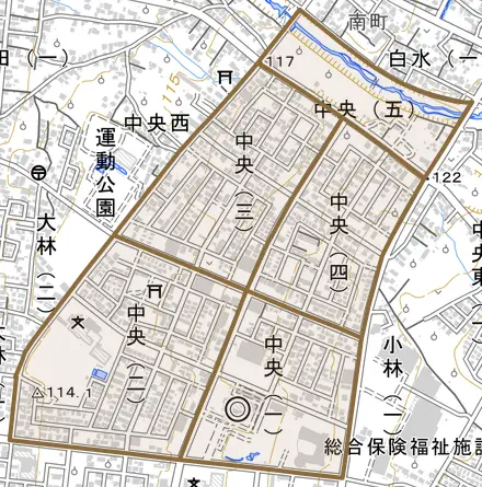 中央とその周辺の地図。町の範囲を重ねている