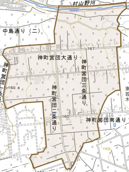 神町営団大通りとその周辺の地図。町の範囲を重ねている