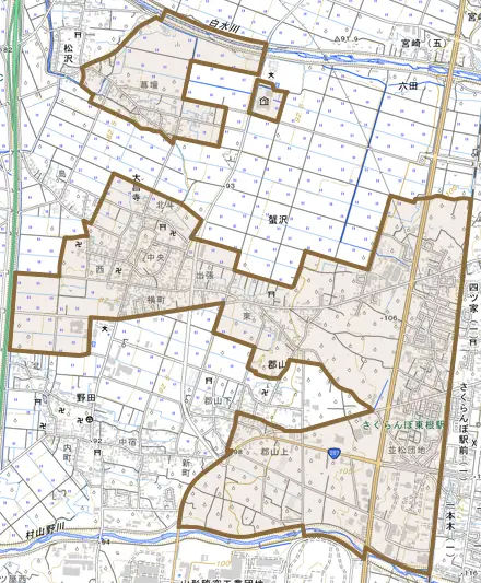 大字蟹沢とその周辺の地図。町の範囲を重ねている