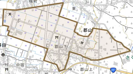 大字郡山とその周辺の地図。町の範囲を重ねている