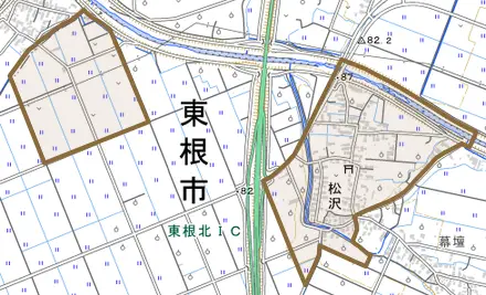 大字松沢とその周辺の地図。町の範囲を重ねている