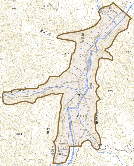 大字岩倉とその周辺の地図。町の範囲を重ねている