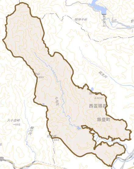 大字小白川とその周辺の地図。町の範囲を重ねている