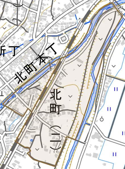 北町とその周辺の地図。町の範囲を重ねている