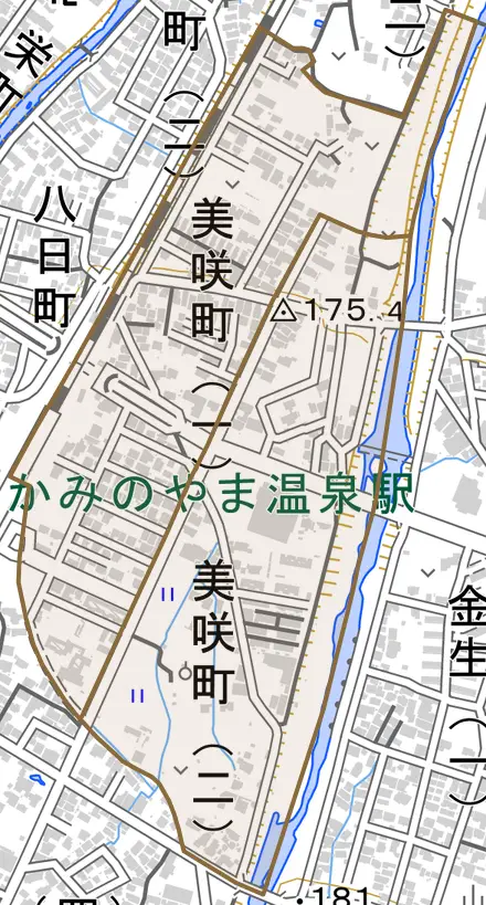 美咲町とその周辺の地図。町の範囲を重ねている