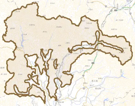 大字釜渕とその周辺の地図。町の範囲を重ねている