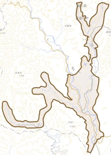 大字大沢とその周辺の地図。町の範囲を重ねている