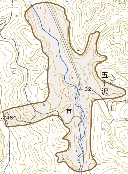 大字五十沢とその周辺の地図。町の範囲を重ねている
