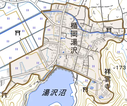 楯岡湯沢とその周辺の地図。町の範囲を重ねている