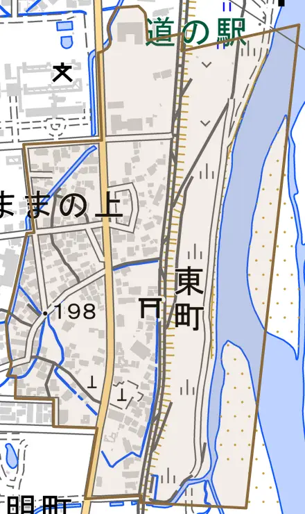 東町とその周辺の地図。町の範囲を重ねている