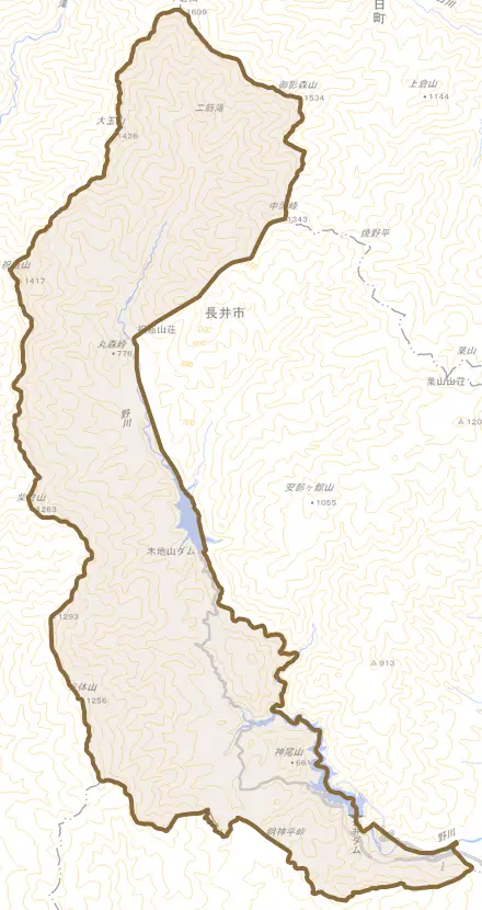 平山とその周辺の地図。町の範囲を重ねている