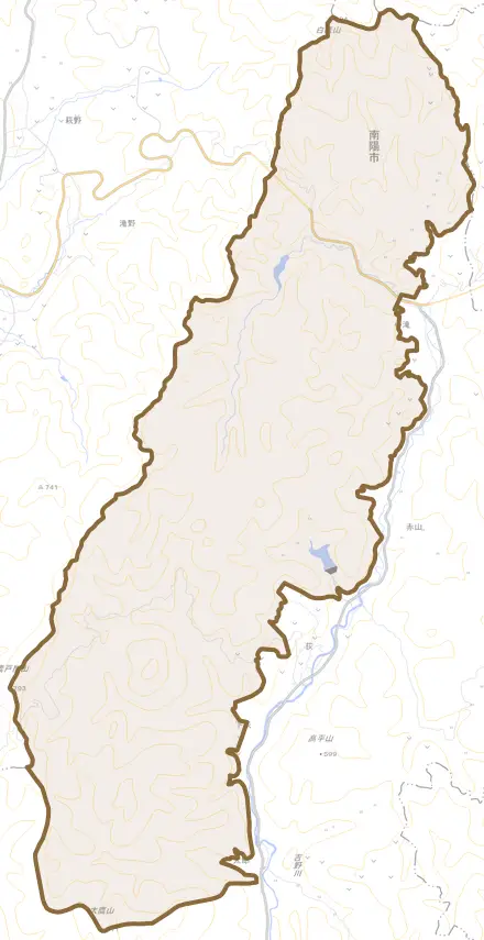 小滝とその周辺の地図。町の範囲を重ねている
