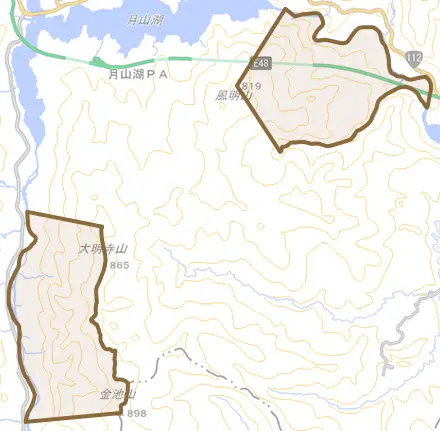 大字月岡とその周辺の地図。町の範囲を重ねている