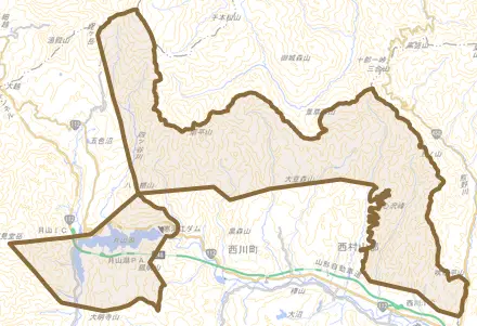 大字月山沢とその周辺の地図。町の範囲を重ねている