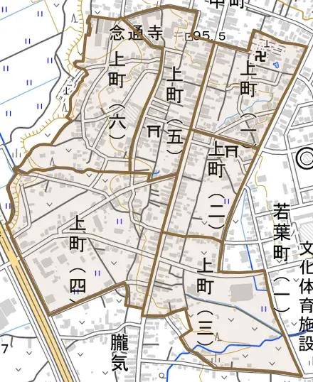 上町とその周辺の地図。町の範囲を重ねている