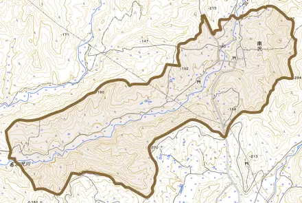 大字南沢とその周辺の地図。町の範囲を重ねている
